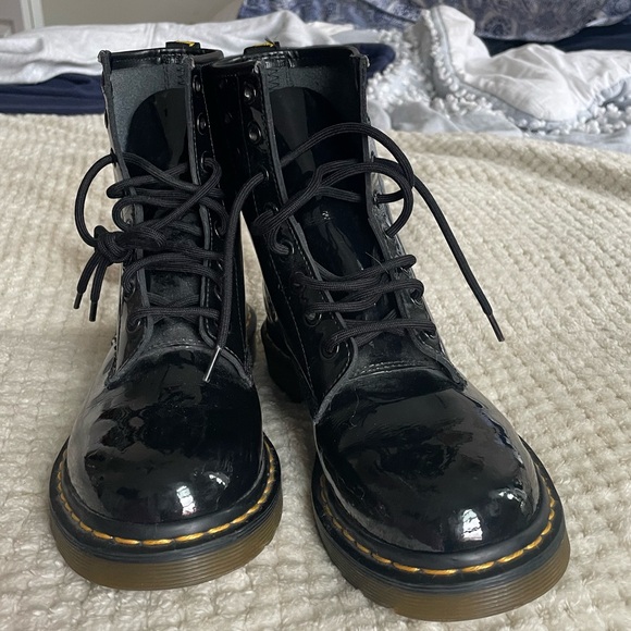 PATENT LEATHER DOC MARTENS 🖤📞♠️ - Picture 1 of 8